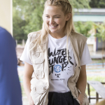 KATE HUDSON CANDID WEARING WATCH HUNGER STOP T-SHIRT